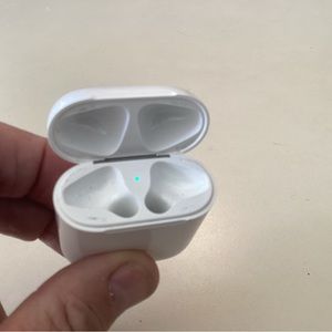 APPLE AIRPODS - Charging Case Genuine Replacement Charger Case